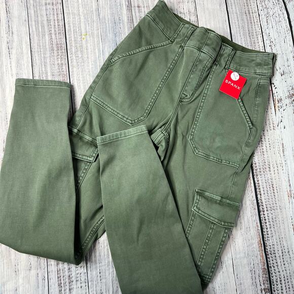 Spanx Stretch Twill Ankle Cargo Pants Sage Green NWT Sm - Picture 7 of 7